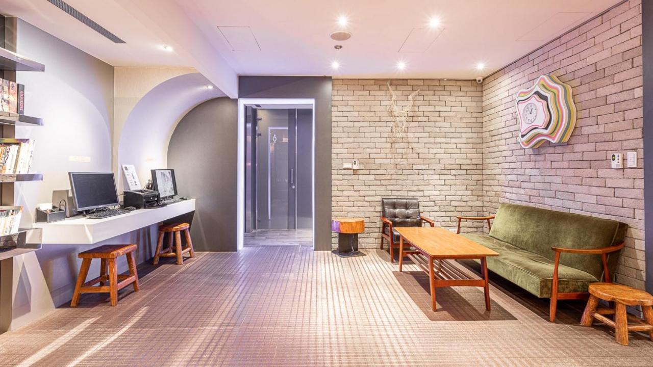 Cityinn Hotel Plus - Taichung Station Branch Экстерьер фото