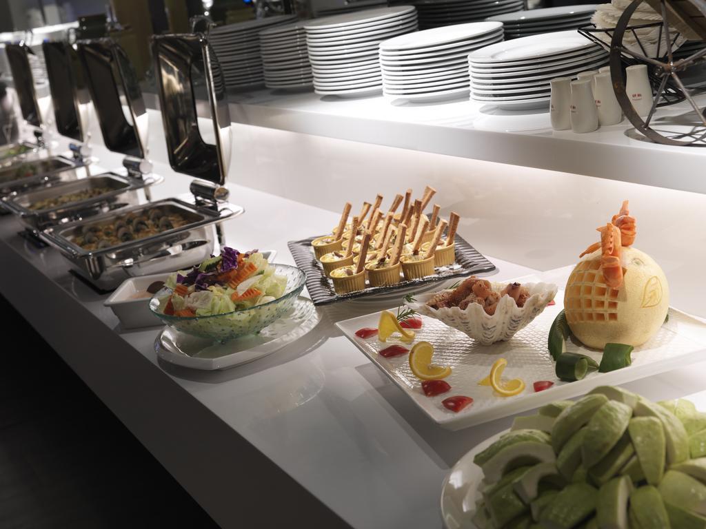 Cityinn Hotel Plus - Taichung Station Branch Экстерьер фото