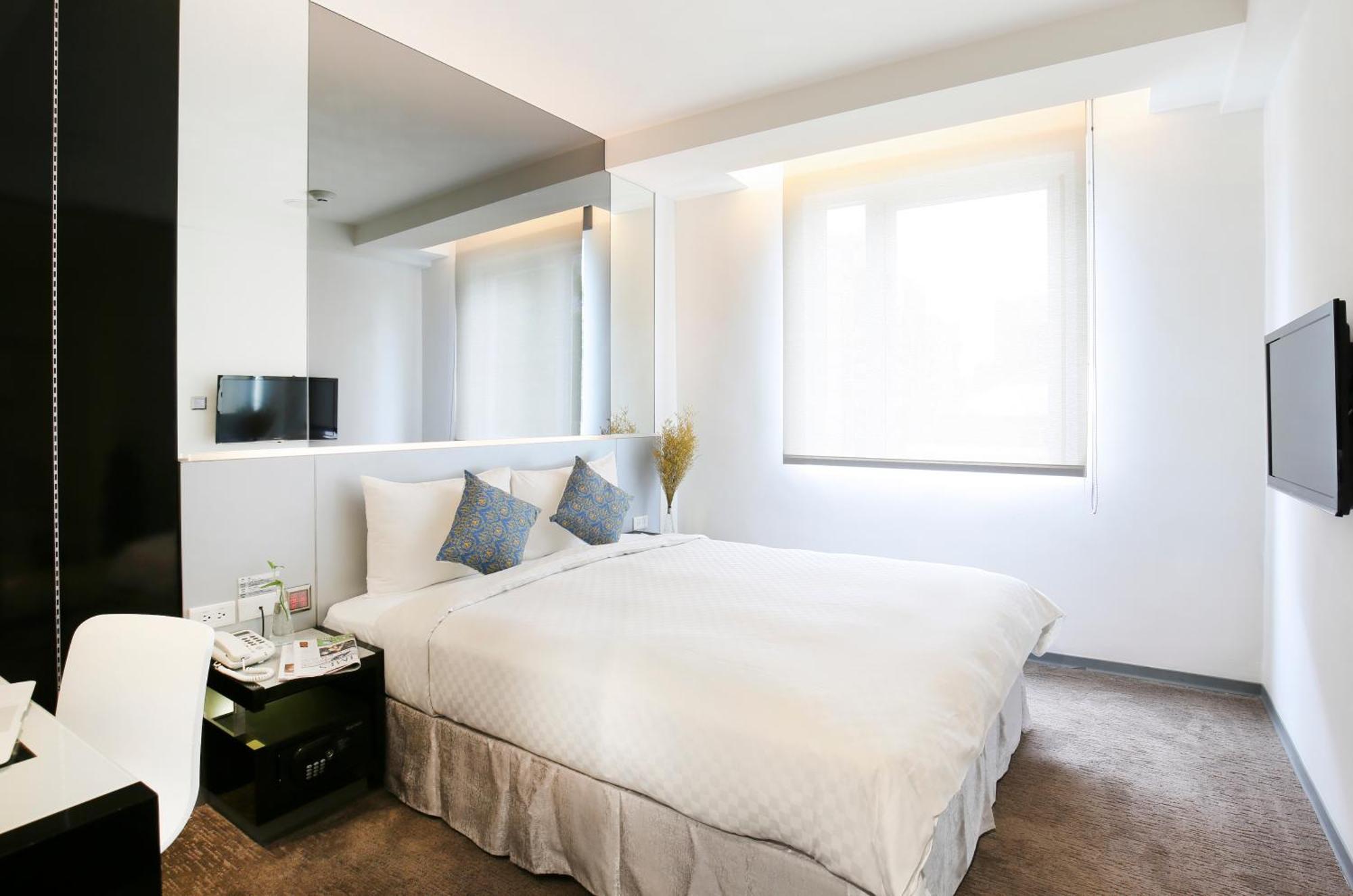 Cityinn Hotel Plus - Taichung Station Branch Экстерьер фото